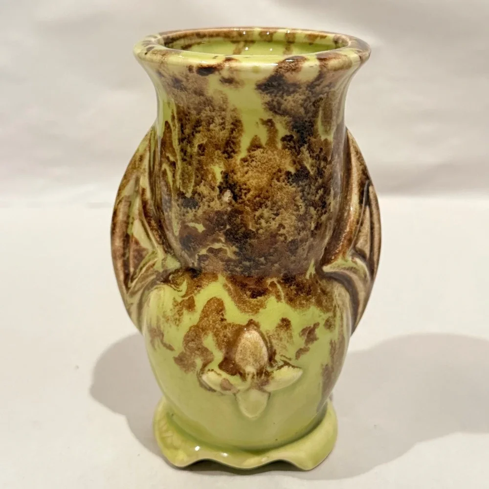 Vintage 1940s USA Art Pottery Vase Green Brown Mottled Drip Glaze Wing‎ Handles